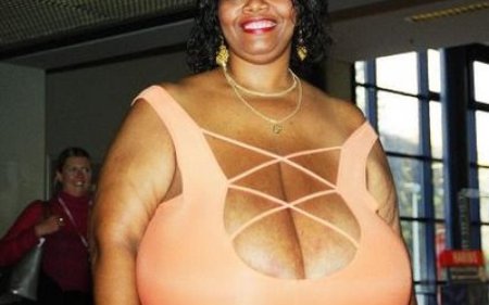 Самая большая грудь