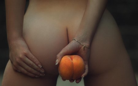 Сочные персики