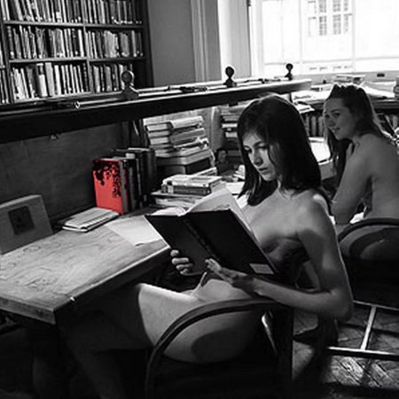 Студентка ню