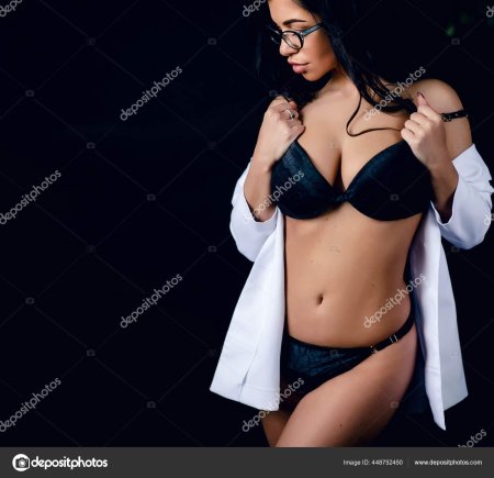 Девушек в нижнем белье