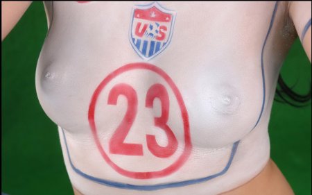 Голые бодиарт