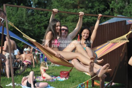 Голенькая на базе отдыха